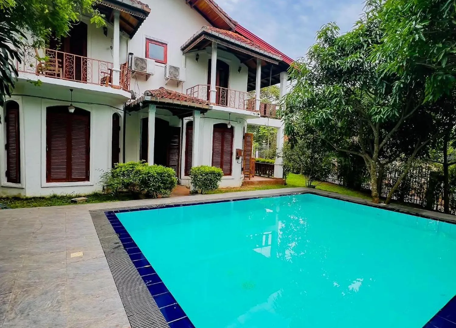 The Kandy Mount Layathraa Kundasale
