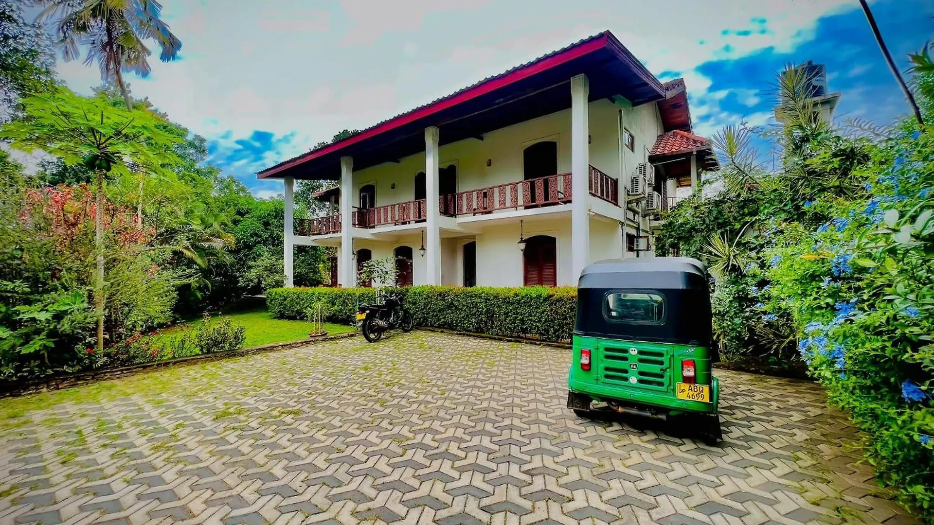 The Kandy Mount Layathraa Kundasale Hotel